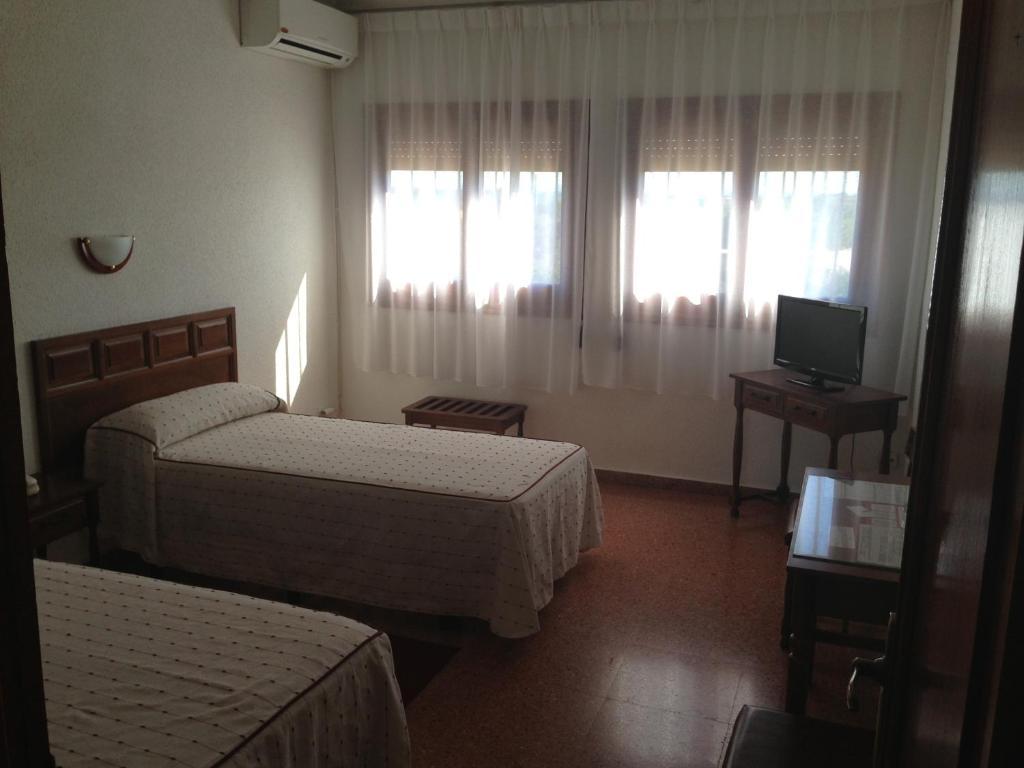 Hotel-Motel Sol II Requena Bagian luar foto